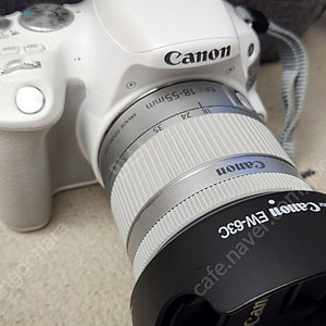캐논 EOS 200D 화이트 정품 번들STM 풀셋 팝니다.