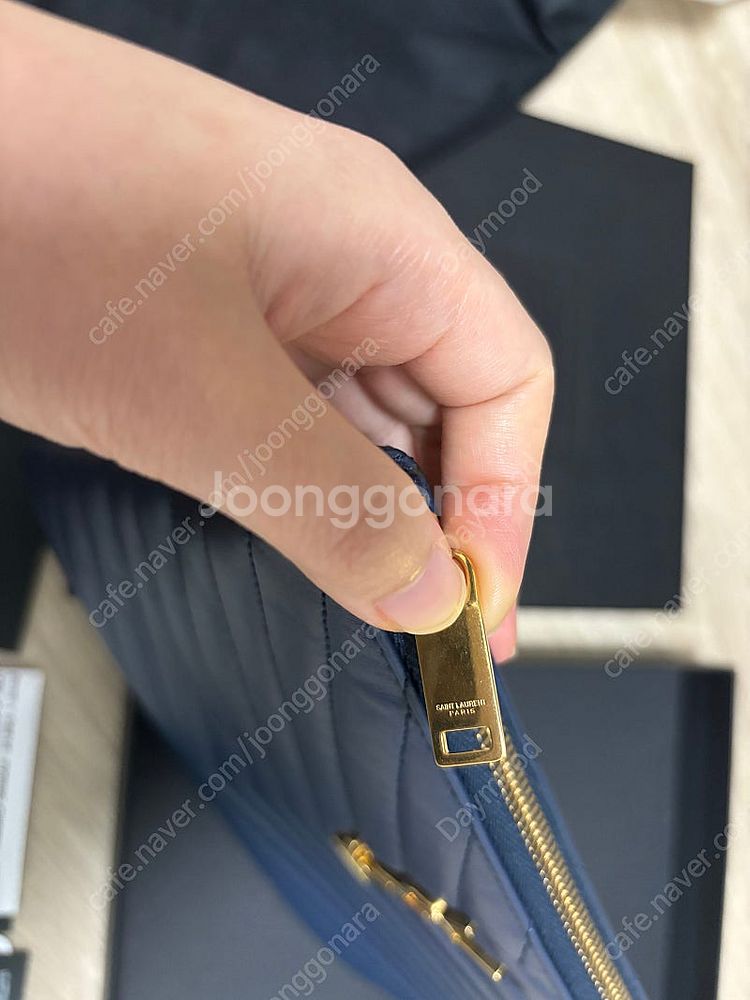 생로랑 클러치 블루네이비 스몰 새상품--4
