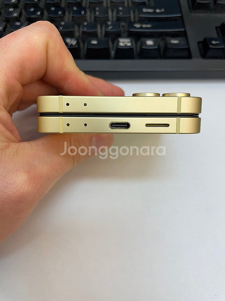 갤럭시Z플립6 옐로우 256GB 무잔상 가성비좋은 중고...--6