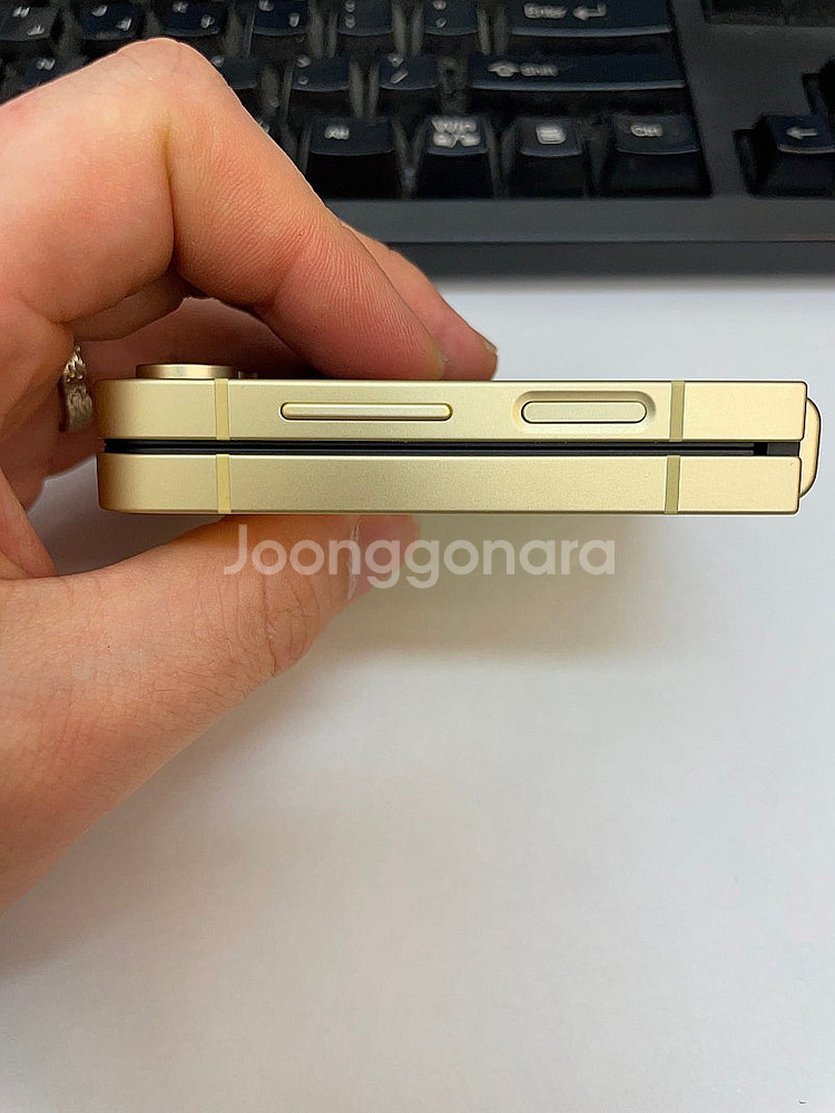 갤럭시Z플립6 옐로우 256GB 무잔상 가성비좋은 중고...--7
