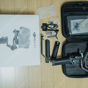 DJI 로닌 RS 4 PRO 짐벌 + 스몰리그 3028C 슬링핸들 판매합니다.