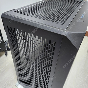 써멀테이크 cte air c750 + 서린 아틱3 420 수냉 +써멀테이크 90도 라이저 케이블