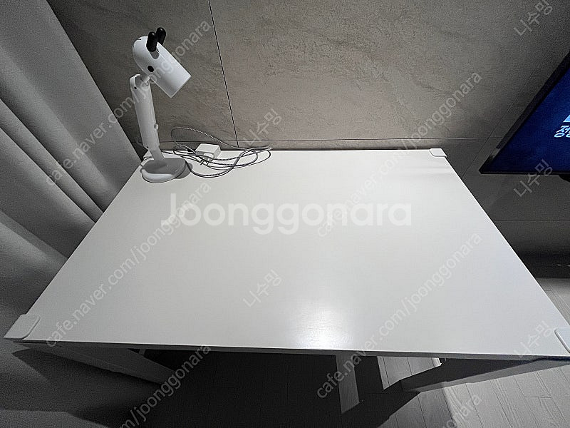이케아 폴 책상 + 조명--1