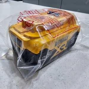 디월트 DCB184 배터리 20V