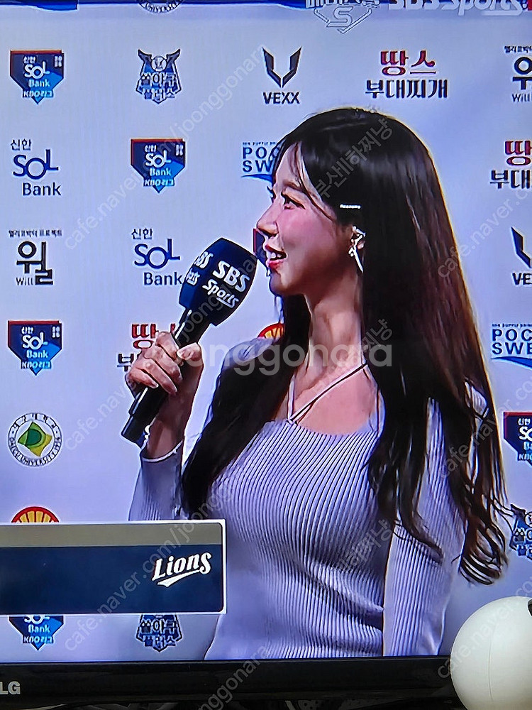 롯데자이언츠 5.3토 4연석 1루상단 복도--0