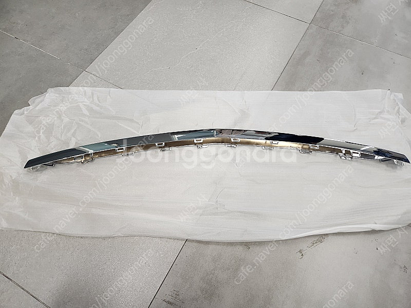 벤츠 E300 w213 앞범퍼크롬몰딩 팝니다.--0