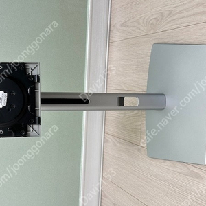 Dell 울트라샤프 u2725qe 모니터 스탠드입니다.