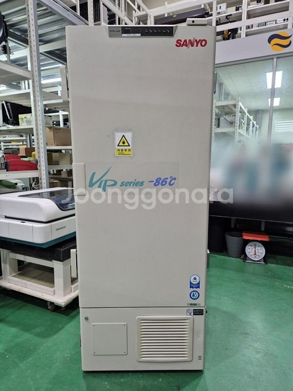 SANYO ULTRA-LOW Temperature Fr...--1