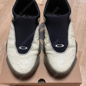 [270]오클리 팩토리 브레인데드 Oakley Factory Team x Brain Dead Ostrich Flesh Ivory