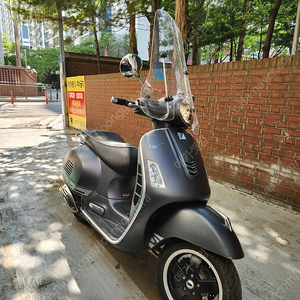 베스파 슈퍼 125cc 15년식 무광회색 관리잘되어 상태좋습니다