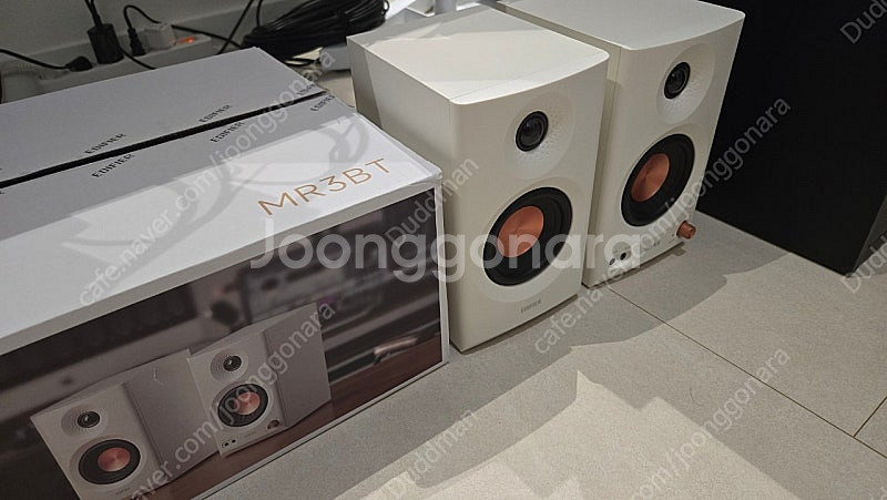 에디파이어 mr3 흰색--3