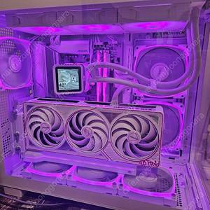 개인 조립컴퓨터 9800x3d,5080,64g,ssd4tb 올화이트 시스템 중고판매합니다.