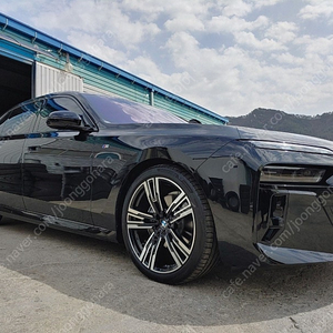 <판매> BMW G70 i7 신형7시리즈 908M스포츠 21인치순정품휠타이어