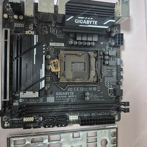 (택포)기가바이트 GIGABYTE Z370N WiFi itx 메인보드 팝니다.