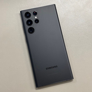 갤럭시S22울트라 블랙색상 256용량 23년1월개통 무잔상 동일기종대비 가성비폰 27만 판매합니다