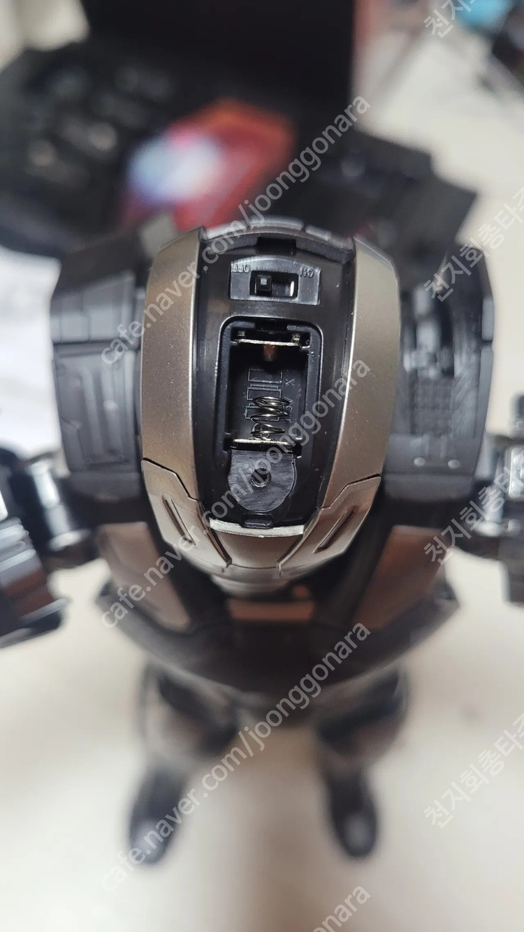 핫토이 시빌워 워머신 풀구성 (카톤O), 마크7 노멀헤드 (이디스), 마크50 헤드, 팔, 다리 그 외 파츠 등 판... 이미지