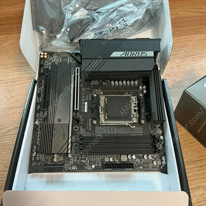 Gigabyte B650m Aorus Elite AX 메인보드 팝니다