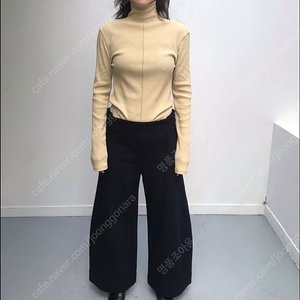 EONTS 에옹쓰 지퍼 터틀넥 탑 여성 티셔츠 머스타드