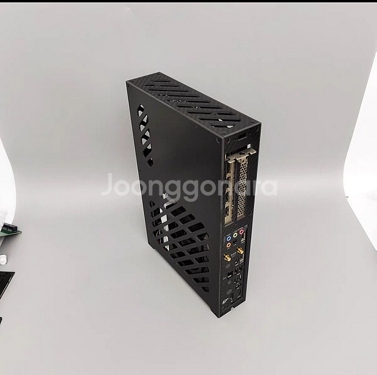 Sff itx 3.2리터 pc 팝니다. 가격인하--0