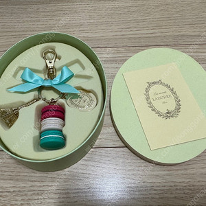 라뒤레 키링 파리매장 새제품
