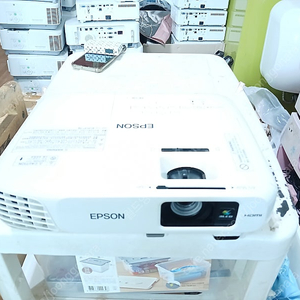 앱손 EB-S18 중고 빔프로젝터 3000안시 가정용 학원용 회의실용 설치지원