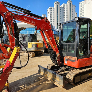 구보다 U30 2024년식 가동백시간 집게 버켓3종 3톤급 미니 중고굴삭기 미니030