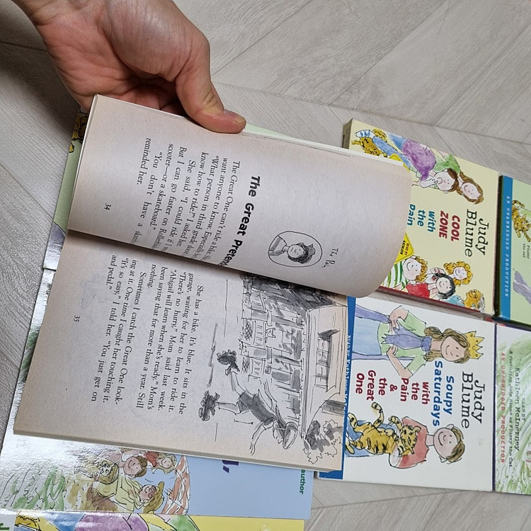 정품 주디블룸 Judy blume with the pain and the great one 챕터북 4권+ cd 4종... 이미지
