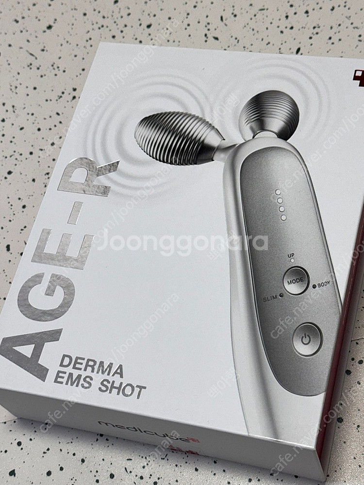 메디큐브 에이지알 더마 ems샷--0