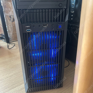 게임용 컴퓨터 데스크탑 팝니다. Xeon 1231v3 (i7 4790동급) + GTX 1070ti 8G