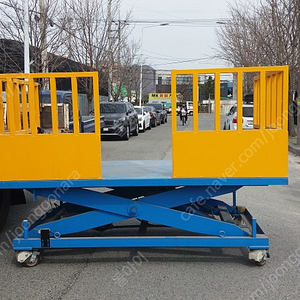 유압 테이블리프트
