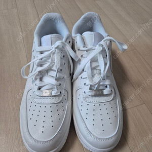 나이키 에어포스 1'07 로우트리플 화이트