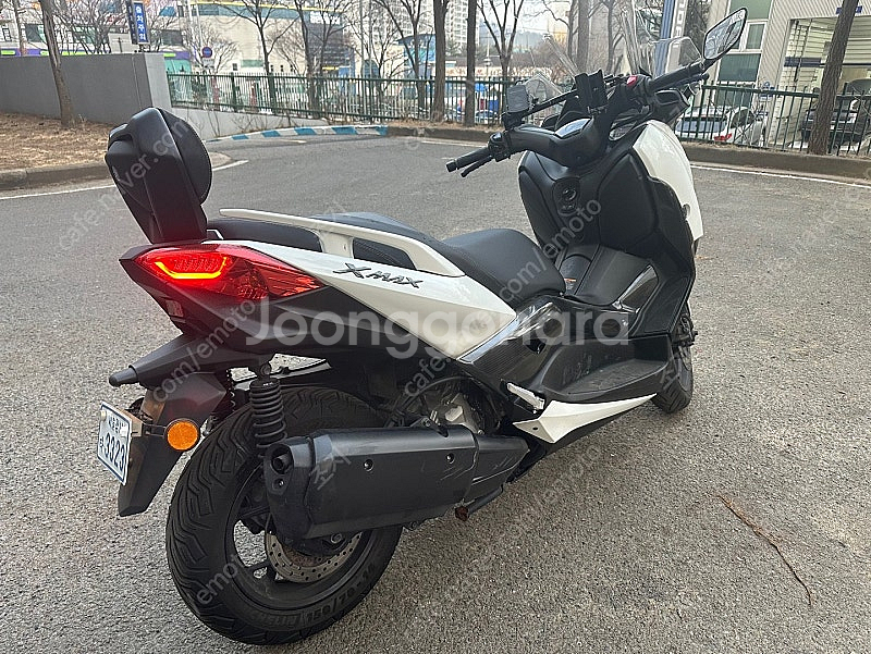 xmax300 흰색 22년 8,700km 팝니다.~~--2