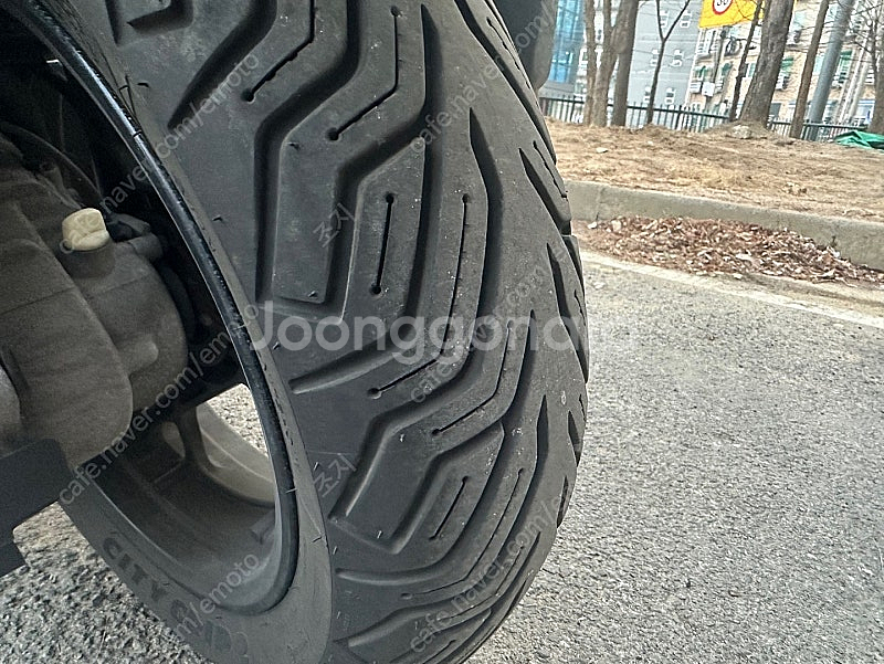 xmax300 흰색 22년 8,700km 팝니다.~~--3