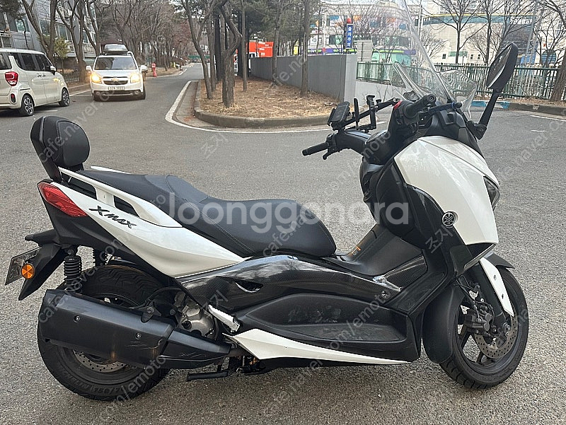 xmax300 흰색 22년 8,700km 팝니다.~~--9