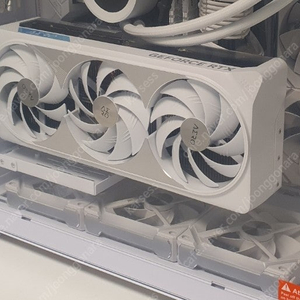 Gigabyte 4090 aero 판매합니다.