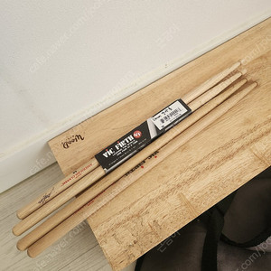 드럼스틱 팝니다. 2개 (vic firth
