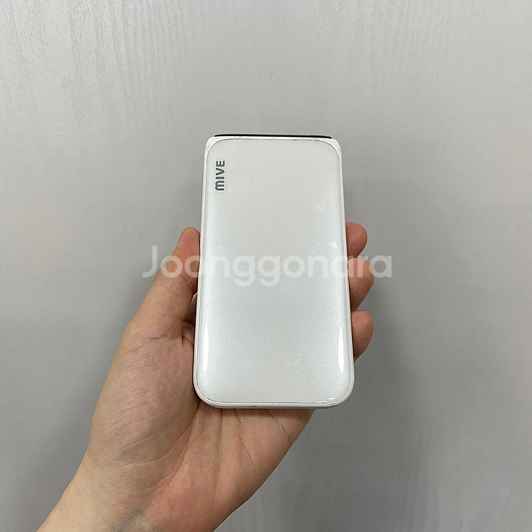81031 스타일폴더폰 화이트 공기계 팝니다 6만원--2