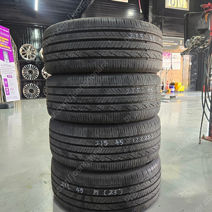a급 중고타이어 한국타이어 벤투스 v2as 215/45r17 판매합니다.