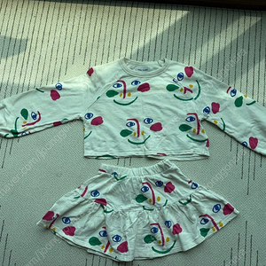 보보쇼즈 눈코입 셋업(티 6-7y, 스커트 4-5y)
