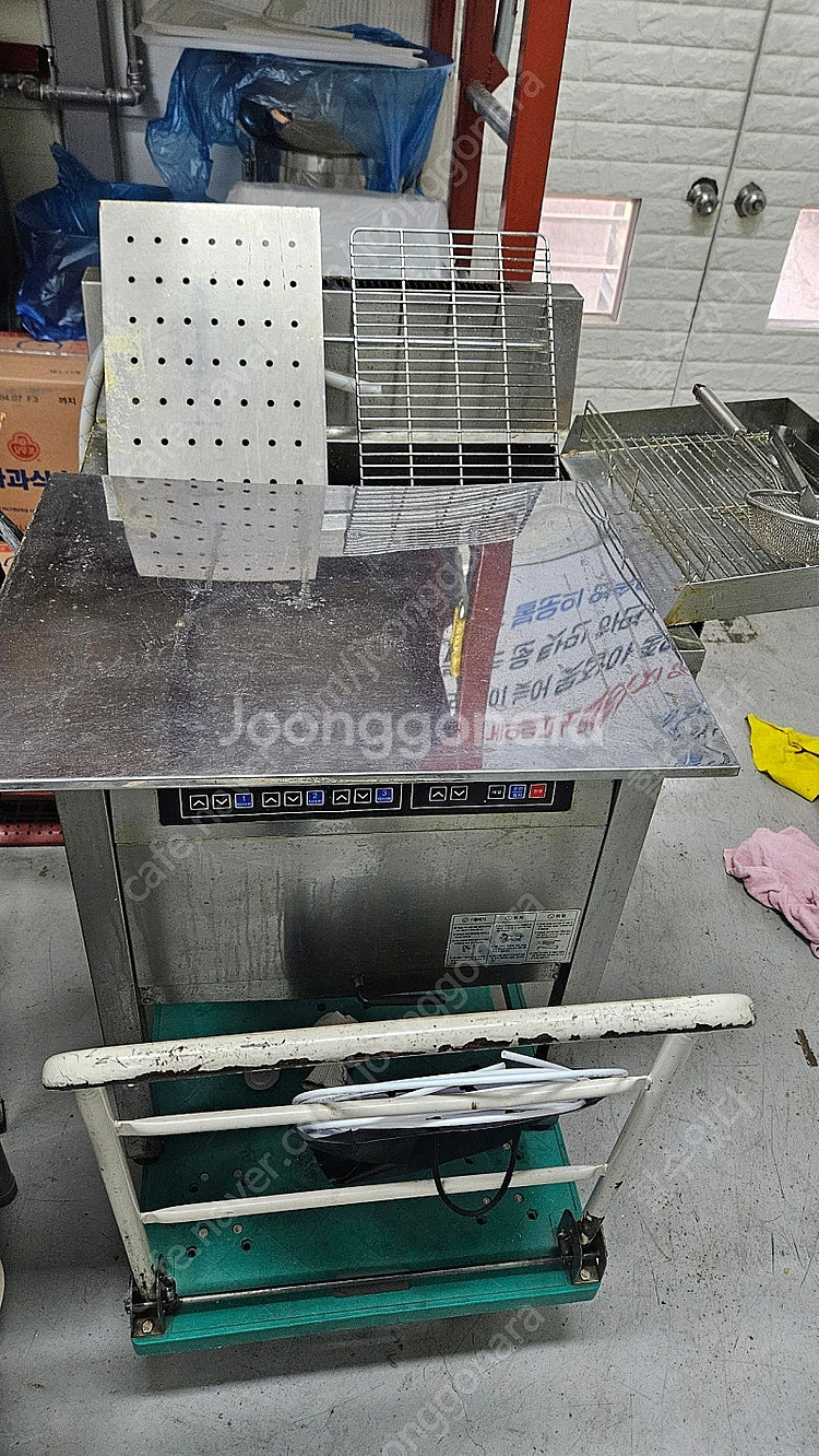 우성튀김기 큰것 실사용 얼마않되요 LNG--0