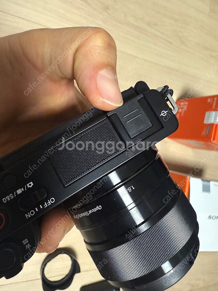 SONY Z- E10 블랙+35mmF1.8 여친렌즈+번들렌즈 + 추가배터리2개! 풀셋트--3