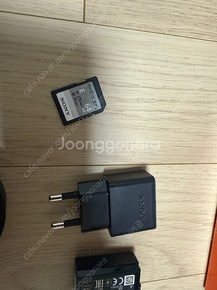 SONY Z- E10 블랙+35mmF1.8 여친렌즈+번들렌즈 + 추가배터리2개! 풀셋트--4