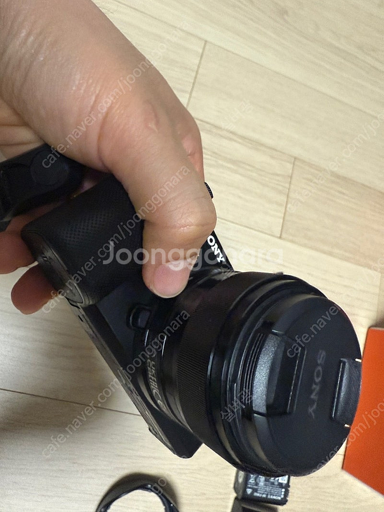 SONY Z- E10 블랙+35mmF1.8 여친렌즈+번들렌즈 + 추가배터리2개! 풀셋트--7