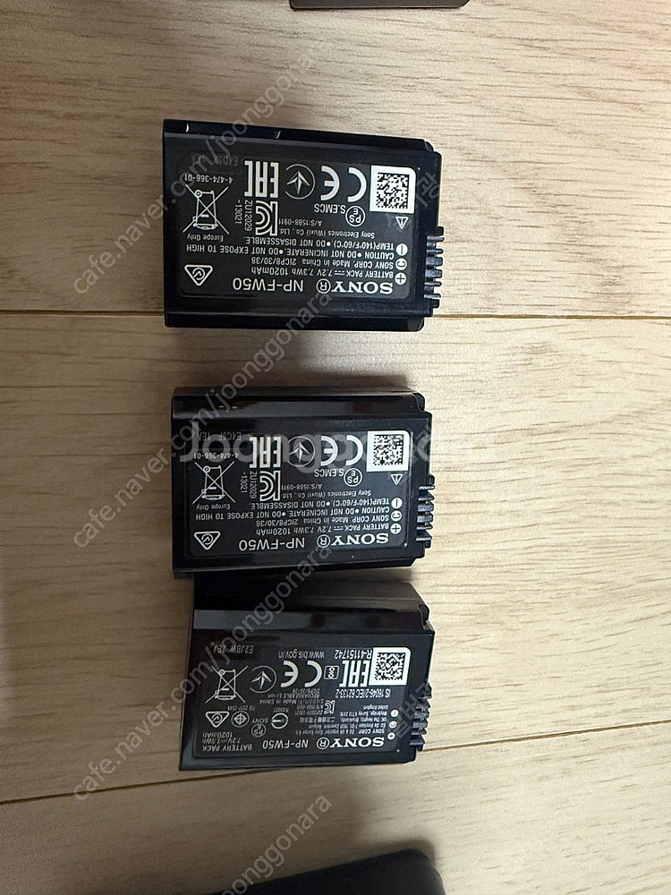 SONY Z- E10 블랙+35mmF1.8 여친렌즈+번들렌즈 + 추가배터리2개! 풀셋트--9