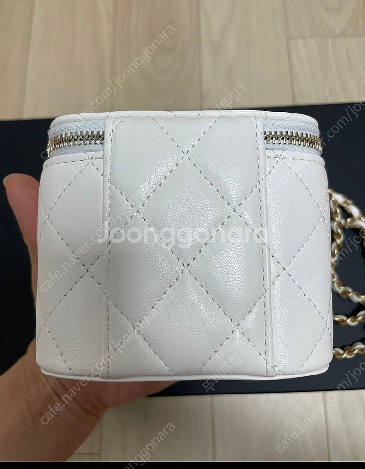 샤넬 정사각 베네티 골드볼 화이트--6