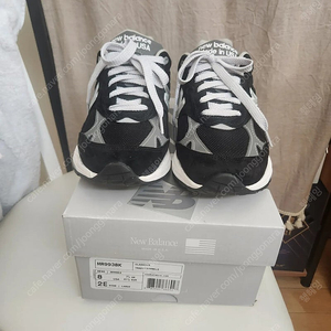뉴발란스 993 블랙 260 2E 팝니다!