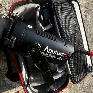APUTURE LightStorm 60x 판매합니다 (45만원)