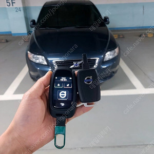 볼보 XC40, XC60, XC90, S60, S90, V60, V90 모든연식 자동차키를 최신 고급형 수입차 타입 LCD 액정 디스플레이키로 업그레이드 이식 개조 비상용 스페어키