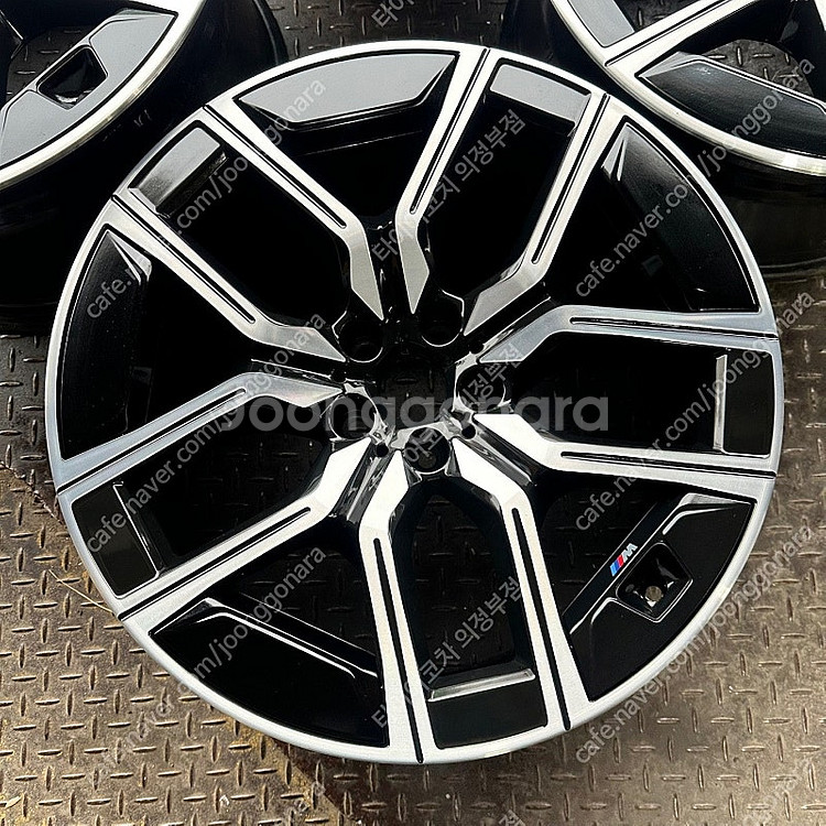 20인치 BMW G70 I7 907M 블랙폴리쉬 순정휠...--3
