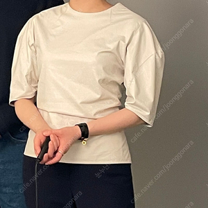 시스템 페이크레더 퍼프 블라우스(82사이즈/정가235000) 만원